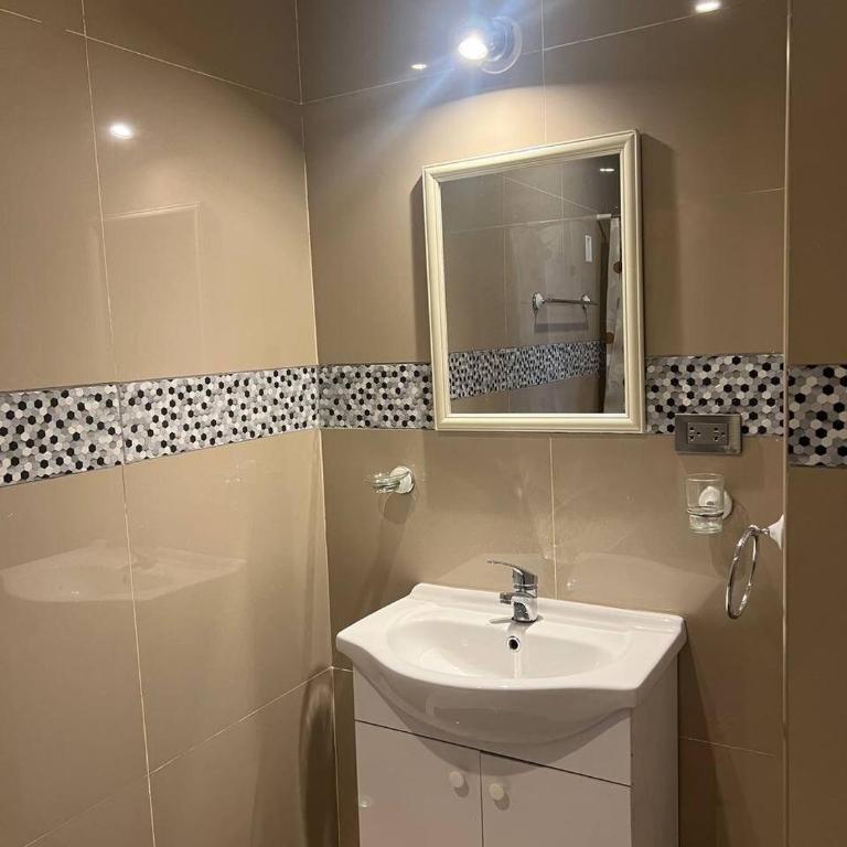 Apartamento céntrico con cochera, Puno - Apartamento de 3 dormitorios - 8