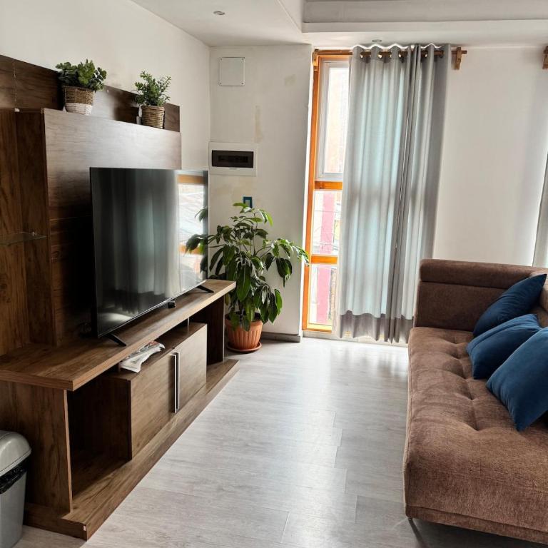 Apartamento céntrico con cochera, Puno - Apartamento de 3 dormitorios - 1