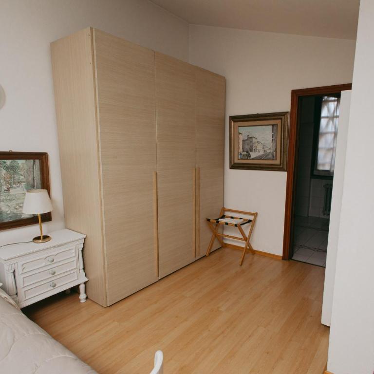 Enzo’s House - Camera Tripla con Vasca - 2