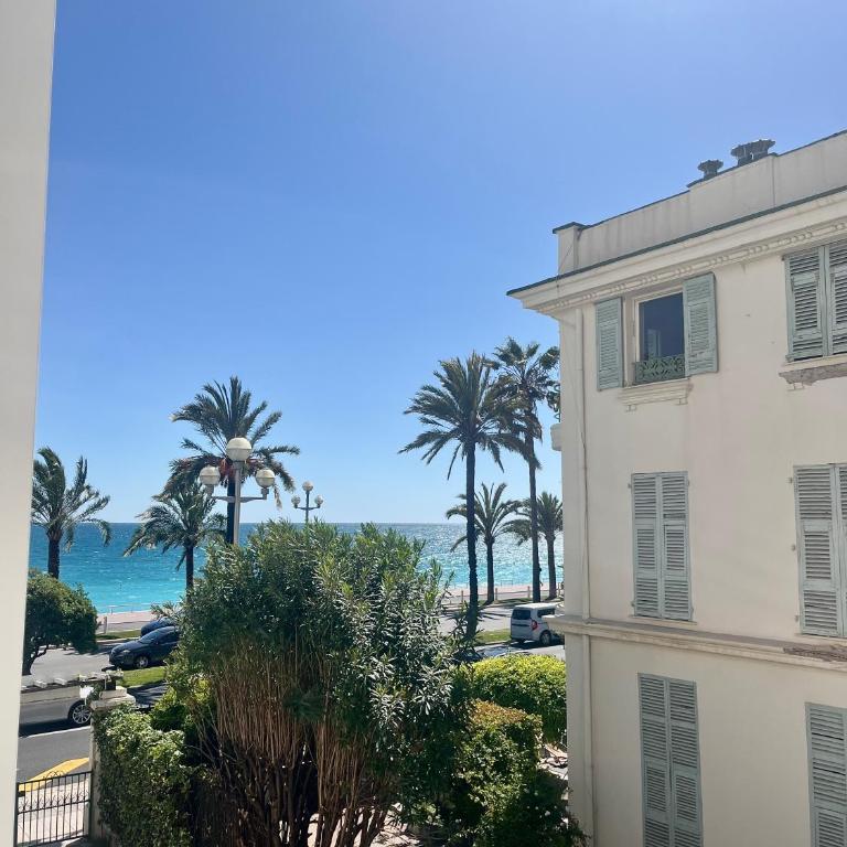 Hotel Flots d'Azur Promenade des Anglais - Chambre Double Standard - Vue Partielle sur Mer - 2