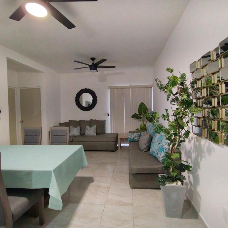 Departamento Bonito y Cómodo con Alberca planta baja - Two-Bedroom Apartment - 4