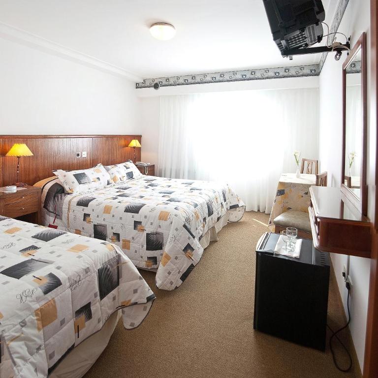 Hotel Bastit - Habitación Triple - 2