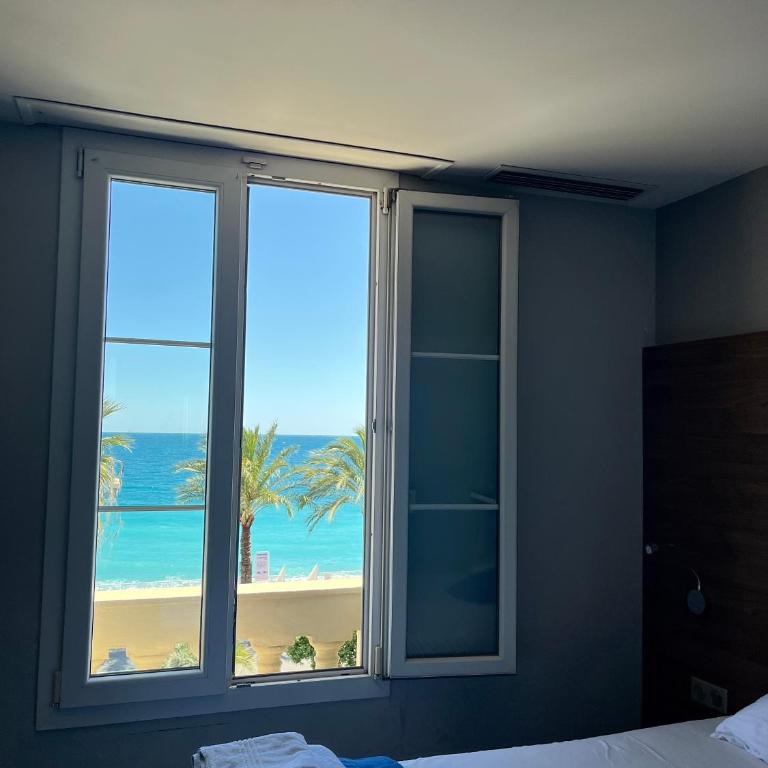 Hotel Flots d'Azur Promenade des Anglais - Chambre Triple Privilège avec Vue sur Mer - 2