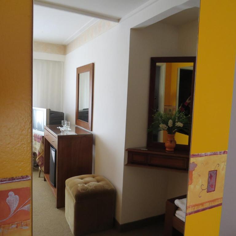 Hotel Bastit - Habitación Familiar - 3