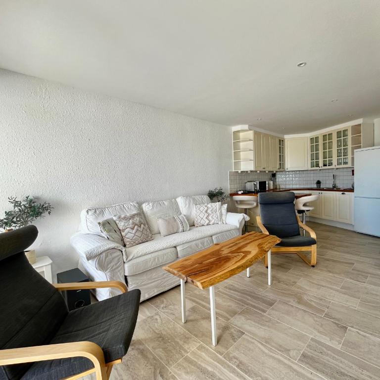 Entre Mer & Port - T3 Carnon, Terrasse, Clim - Appartement 2 Chambres - 35