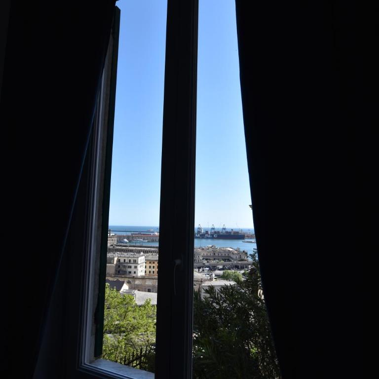 La Casa sulla Mattonata accogliente appartamento su una tipica creuza genovese con splendida vista e a pochi passi dalla Stazione Principe - Two-Bedroom Apartment with Harbor View - 9