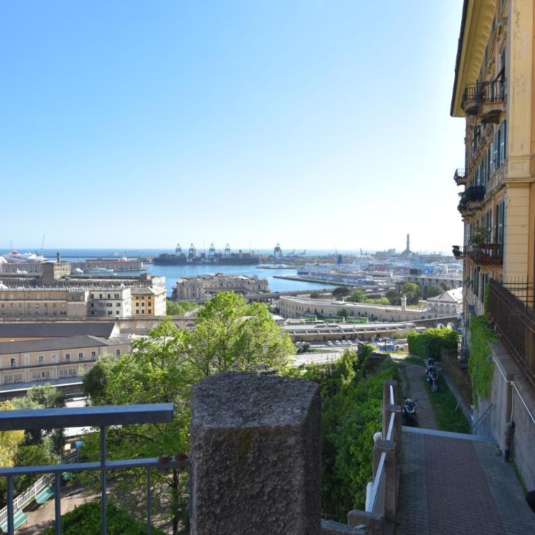 La Casa sulla Mattonata accogliente appartamento su una tipica creuza genovese con splendida vista e a pochi passi dalla Stazione Principe - Two-Bedroom Apartment with Harbor View - 38