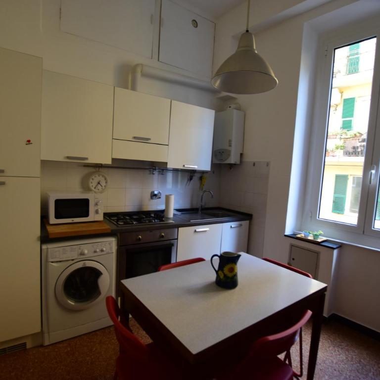 La Casa sulla Mattonata accogliente appartamento su una tipica creuza genovese con splendida vista e a pochi passi dalla Stazione Principe - Two-Bedroom Apartment with Harbor View - 81