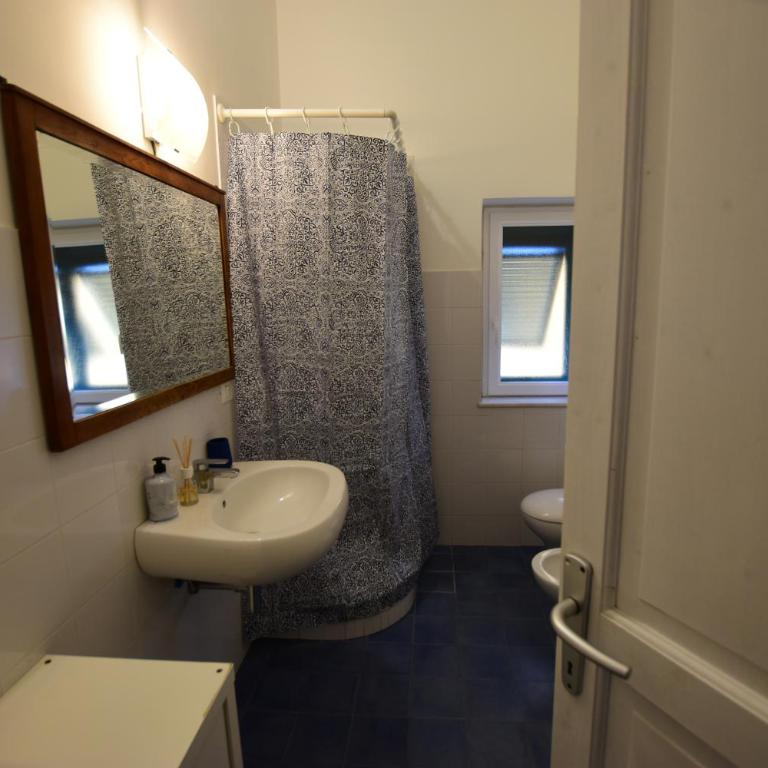 La Casa sulla Mattonata accogliente appartamento su una tipica creuza genovese con splendida vista e a pochi passi dalla Stazione Principe - Two-Bedroom Apartment with Harbor View - 94