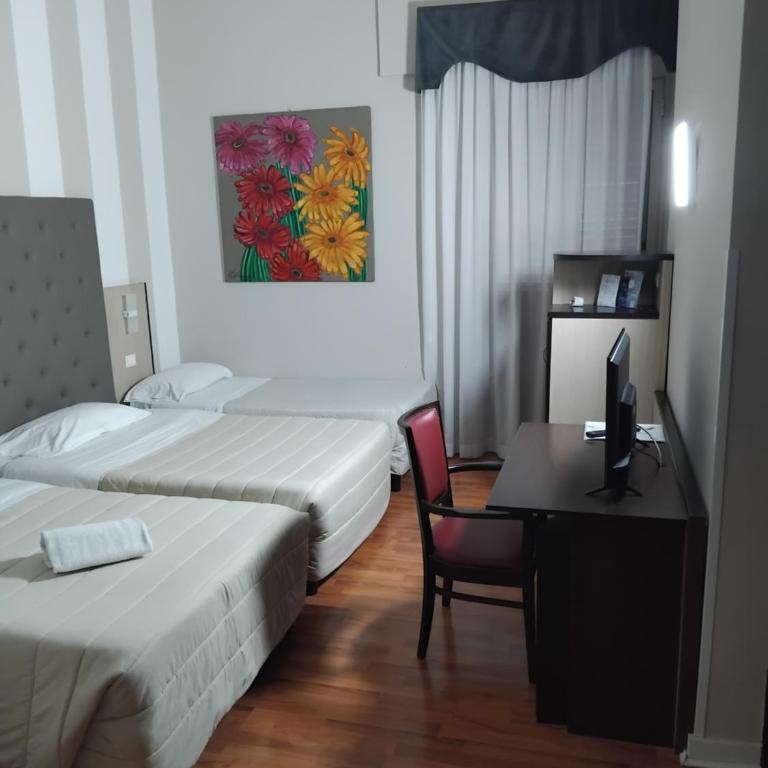 Hotel Sant'Elia - Camera Quadrupla Comfort - 2