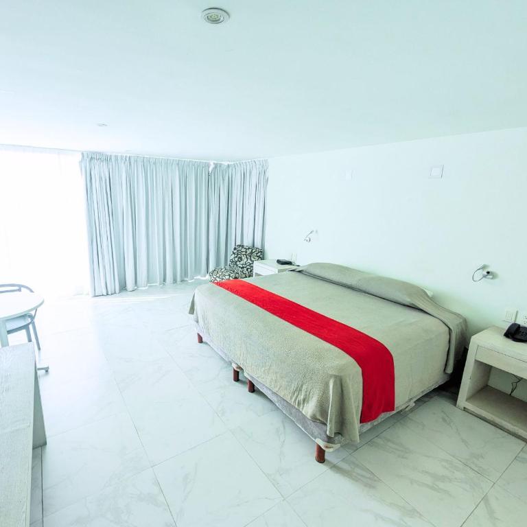 We Hotel Acapulco - Habitación con cama extragrande y vistas a la costa - 12