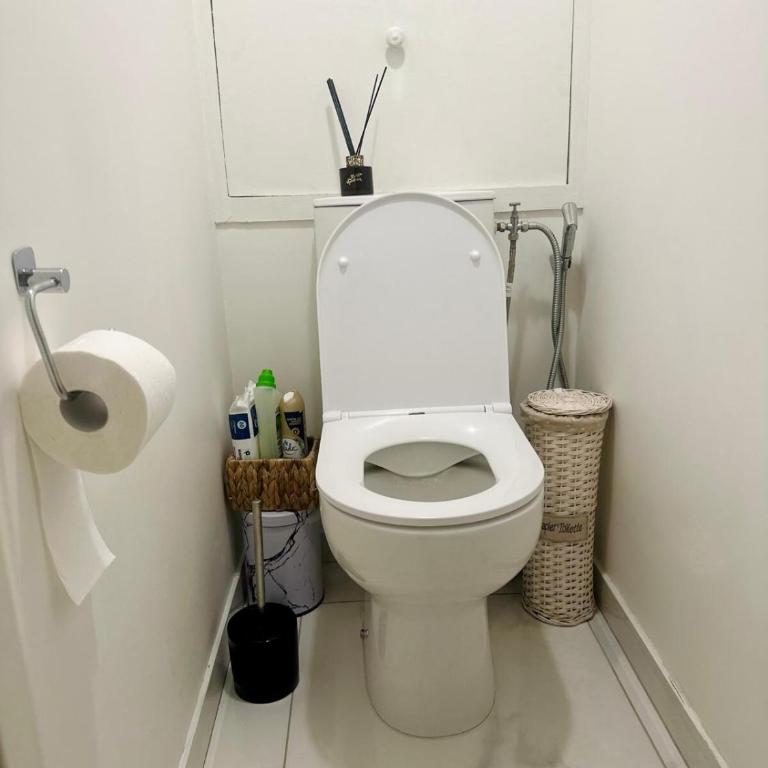 Grand Appartement 80m2 - 3 Chambres - 7 min du centre - Résidence calme - Idéal Famille - Appartamento con 3 Camere da Letto - Piano Alto - 10