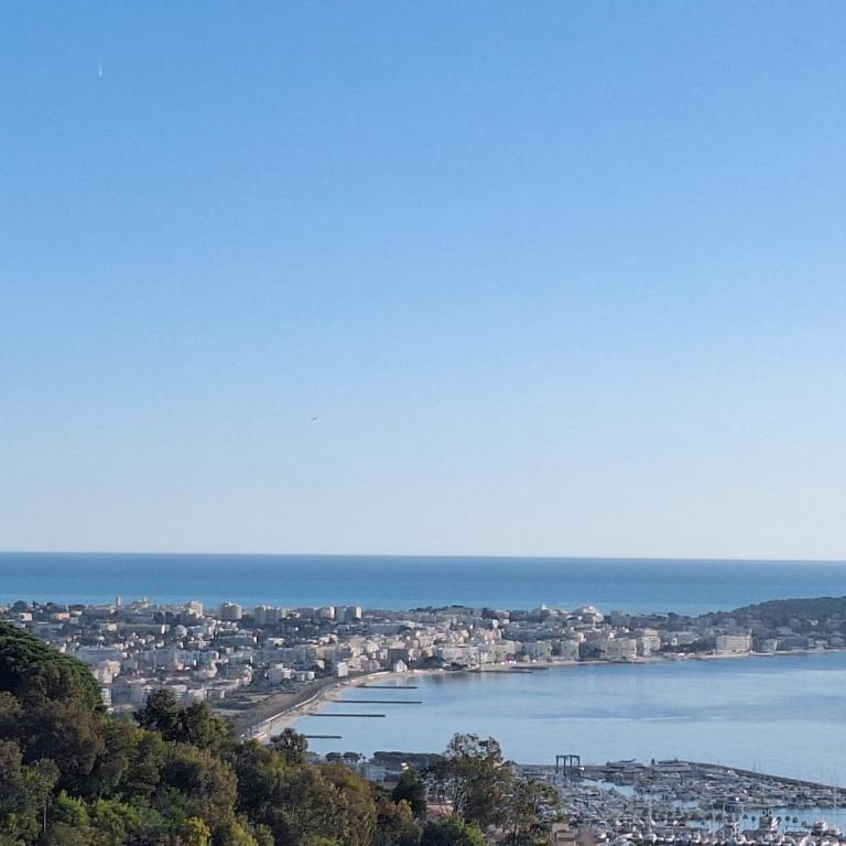 Cannes-SuperCannes-GolfeJuan--VILLA ALAMP--Piscine--Vue mer exceptionnelle - Villa avec Piscine Privée - 5