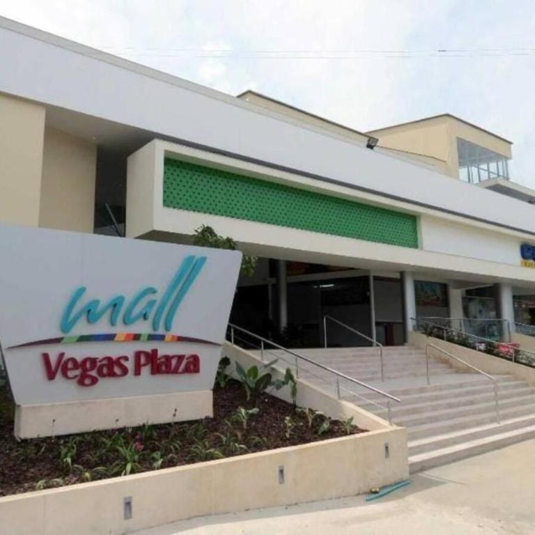 A 4 Minutos de la Estación del Metro, con Parqueadero, Piscinas, Sauna en Conjunto Privado - Apartamento de 2 dormitorios - 3