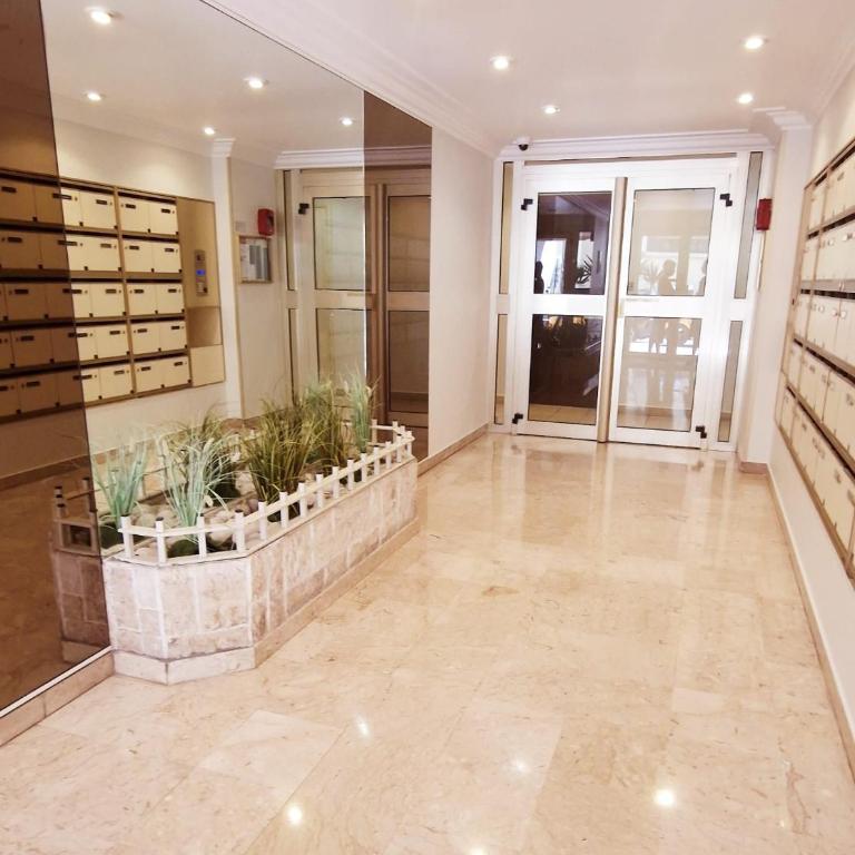 2 pièces avec terrasse -Calme-Sans vis à vis-garage-centre de Cannes - Appartement 1 Chambre - 9