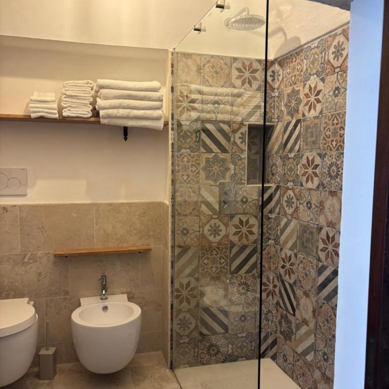 Civico 18 - Two-Bedroom Apartment with Balcony - 23
