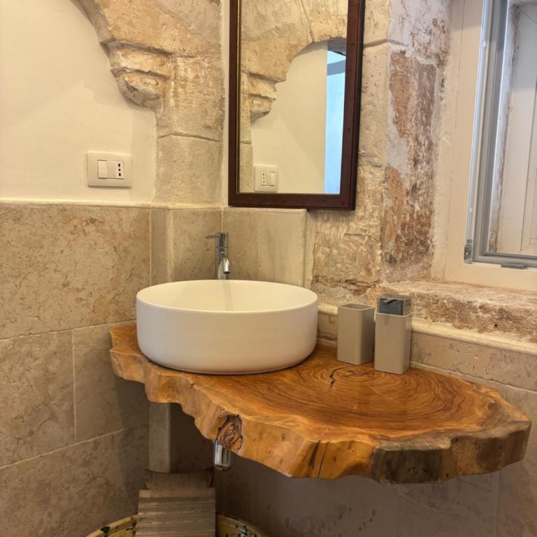 Civico 18 - Two-Bedroom Apartment with Balcony - 22