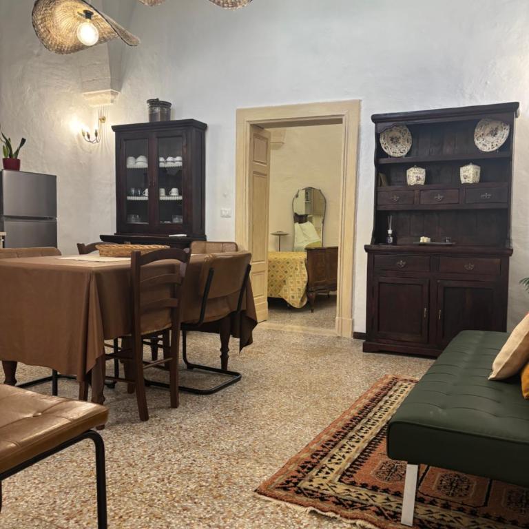 Civico 18 - Two-Bedroom Apartment with Balcony - 1