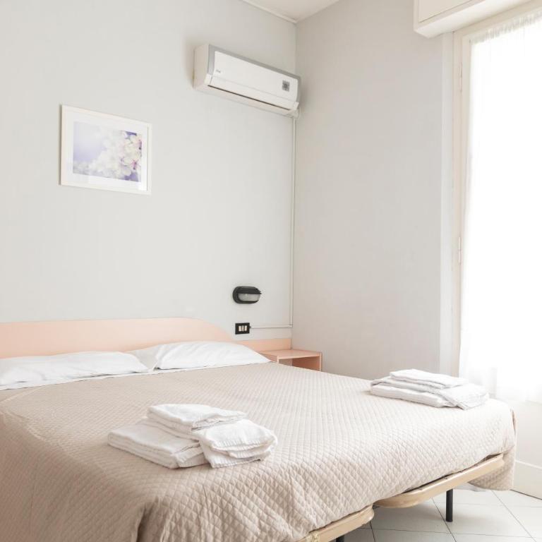 Hotel Laura - Camera Familiare con Balcone - 2