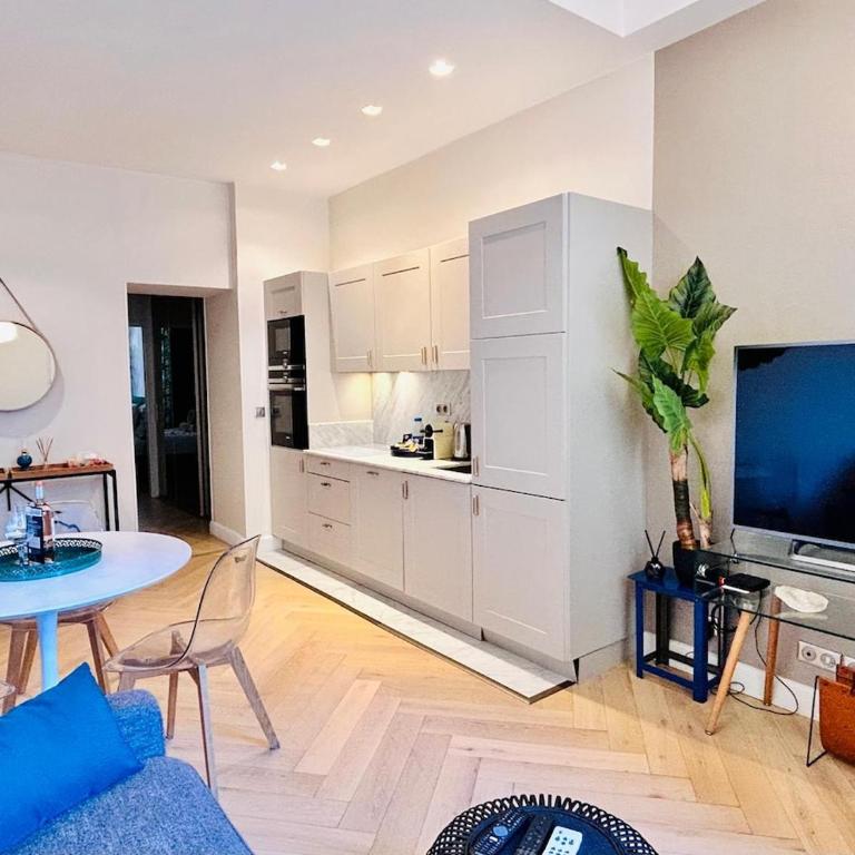 Old Town Vibes - 5min to Sea - AC - Appartement 1 Chambre - 1