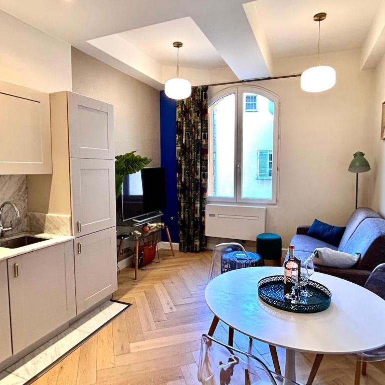 Old Town Vibes - 5min to Sea - AC - Appartement 1 Chambre - 25