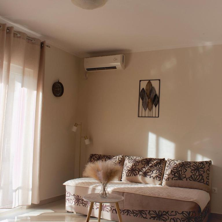 Apartmani Krivokapic - Apartment with Terrace - 2