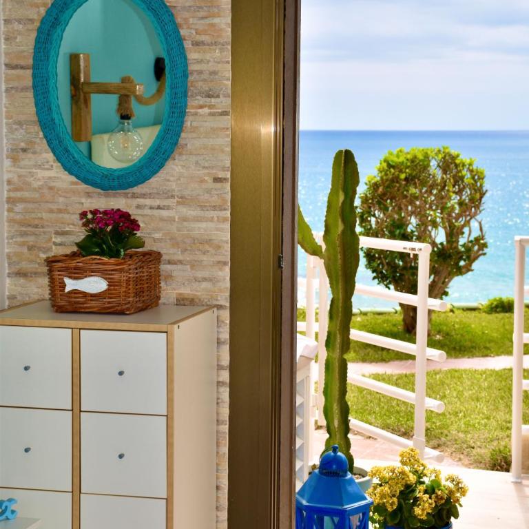 SeaFront DeLuxe, vistas al mar, acceso directo a playa y piscina - Apartamento Deluxe de 2 dormitorios con vistas al mar - 36