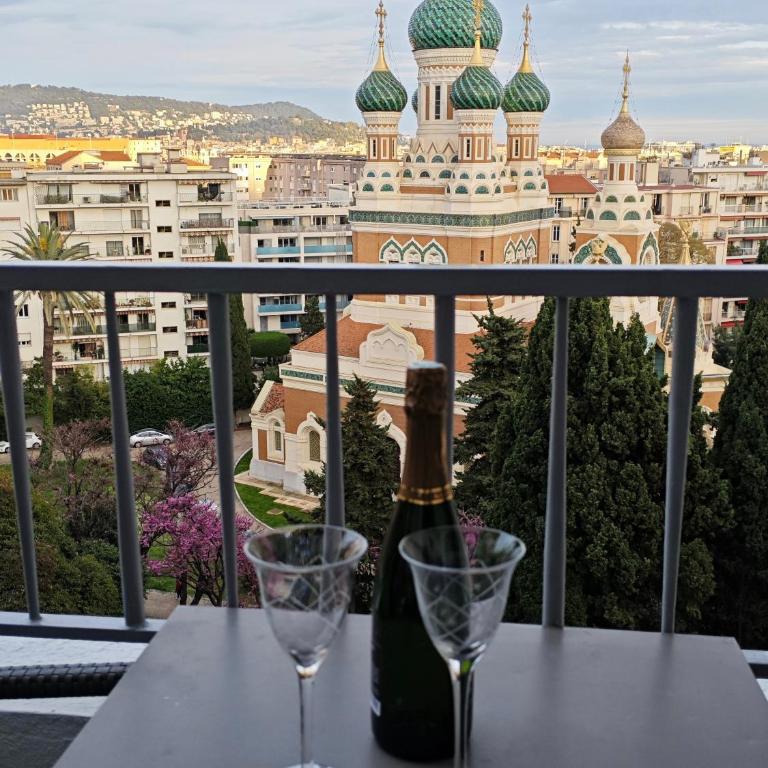 3P 72m2 Climatisé Vue exceptionnelle Cathédrale St Nicolas et Mer - Appartement 2 Chambres Deluxe avec Balcon - 12