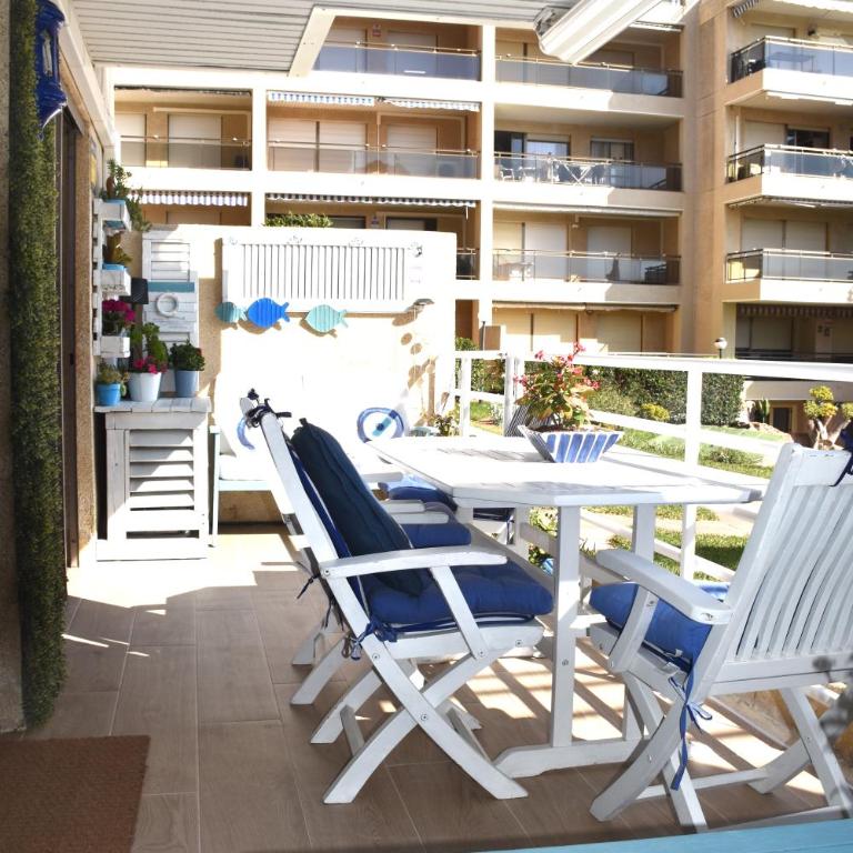 SeaFront DeLuxe, vistas al mar, acceso directo a playa y piscina - Apartamento Deluxe de 2 dormitorios con vistas al mar - 10