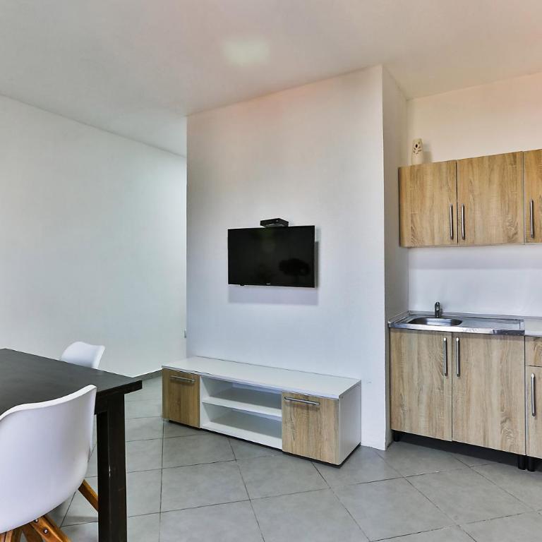 Apartmani BLUE MOON - Apartment with Sea View - 9