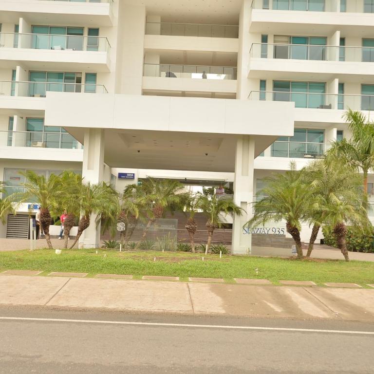 Moderno 3 Alcobas Frente a Playa - Apartamento con vistas al mar - 28