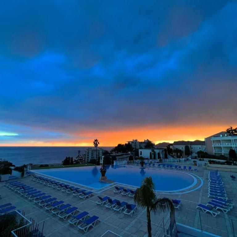 Holiday Paradise - Cannes - Sea View - Pool - Free Parking - Beach 4 min - Appartement 1 Chambre - 25