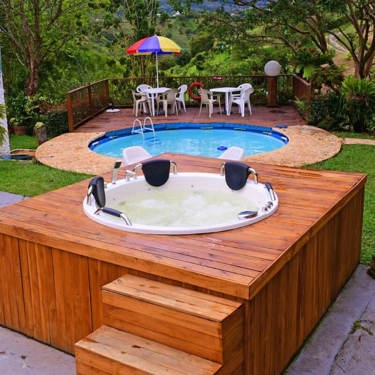 Hermosa Finca en Guatapé con Piscina y Jacuzzi - Casa - 5