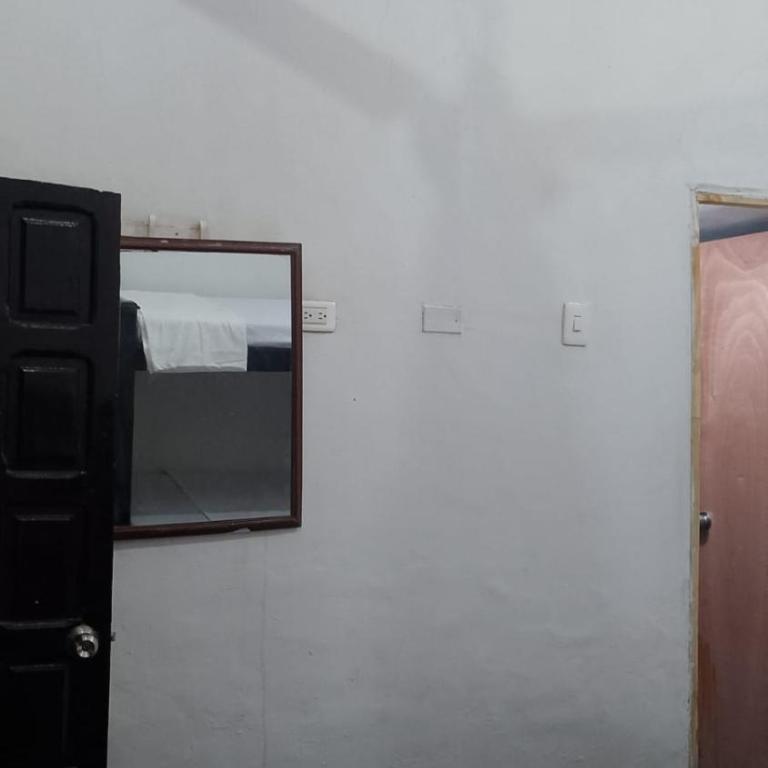 Hostal #10-33 - Double Room with Private Bathroom - 3