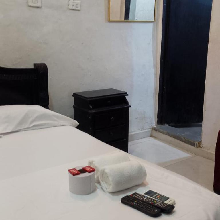 Hostal #10-33 - Double Room with Private Bathroom - 2