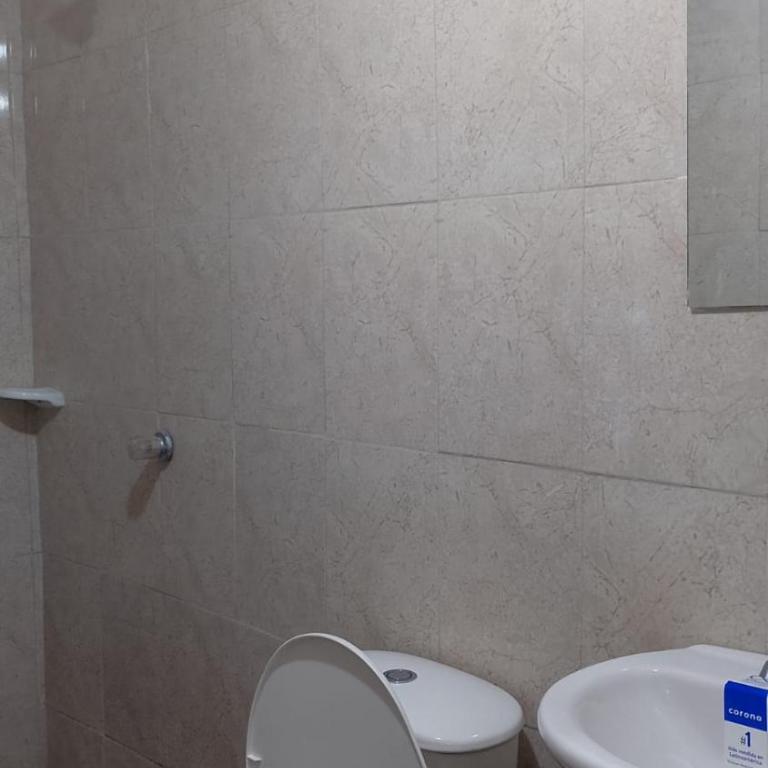 Hostal #10-33 - Double Room with Private Bathroom - 4