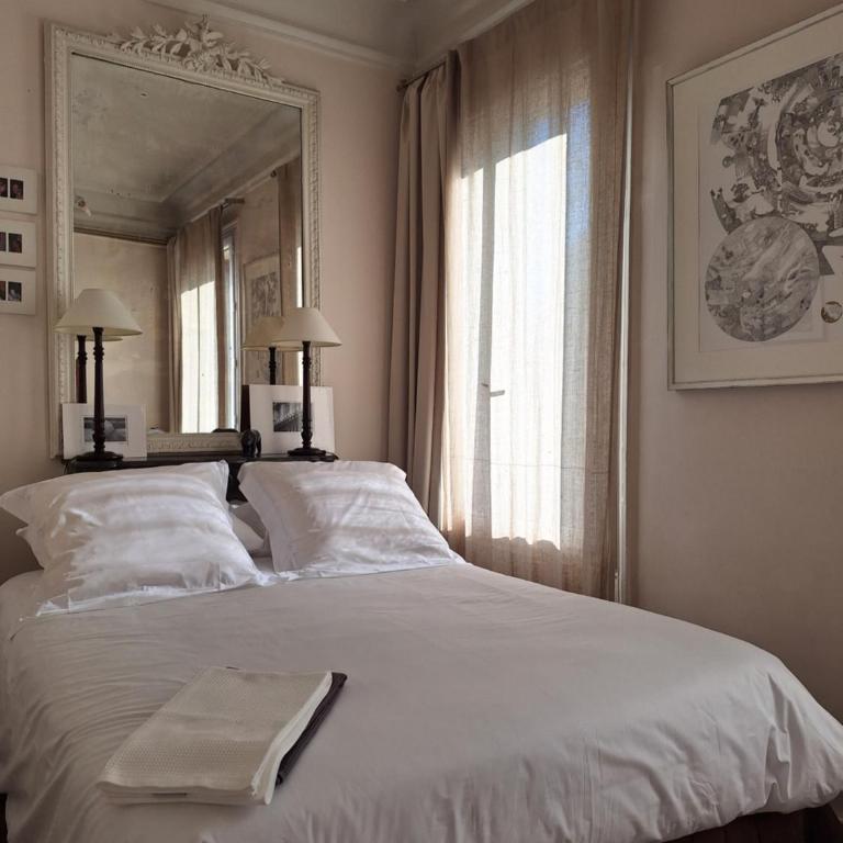 Plein Centre Charmant et Lumineux - Appartement 2 Chambres - 22