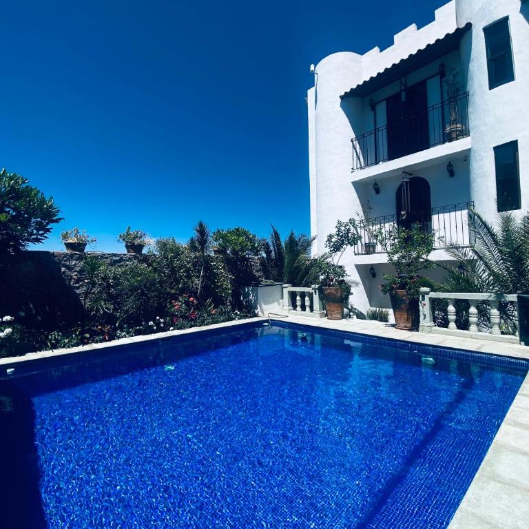 Castillo De La Santa Cruz-A - Deluxe One-Bedroom Apartment with Garden View - 10