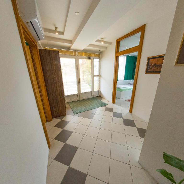 Apartman MIŠKO - Three-Bedroom Apartment - 38