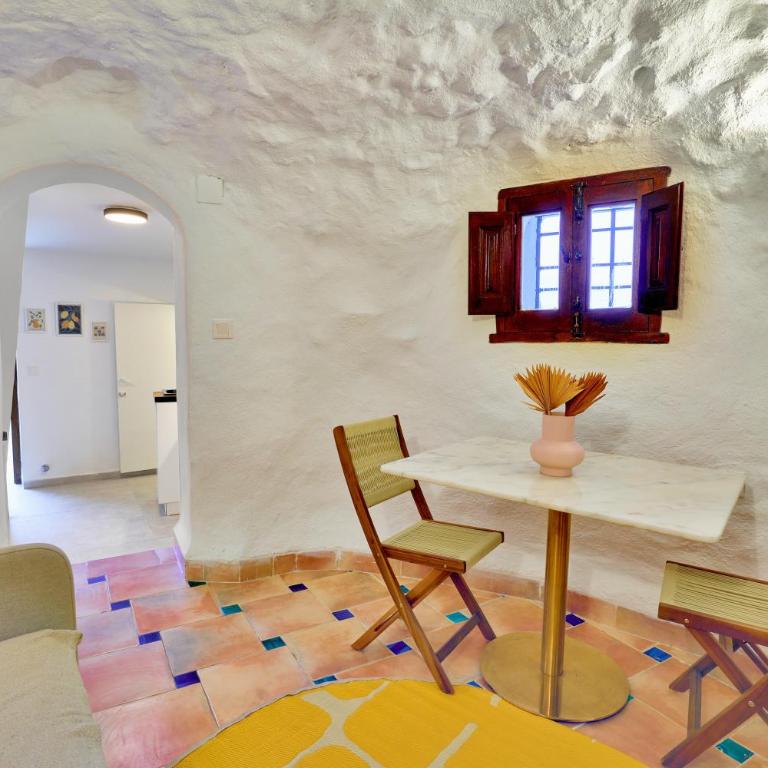 Cueva la Bonica - Hostatel - Two-Bedroom Chalet - 28