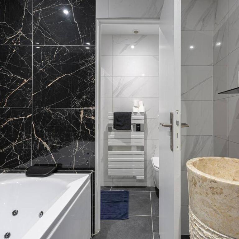 Deluxe studio tout équipé - hyper centre historique - Suite with Spa Bath - 4