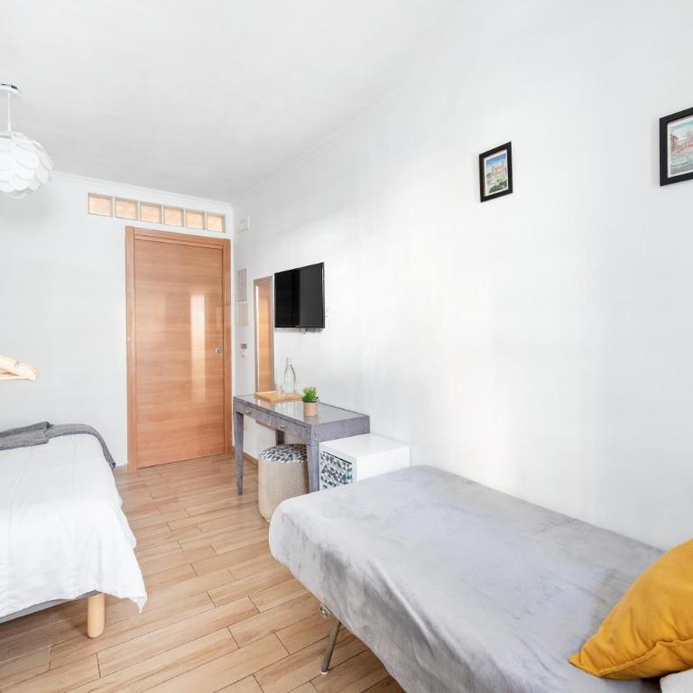 Retro Guest House - Camera Deluxe - 9