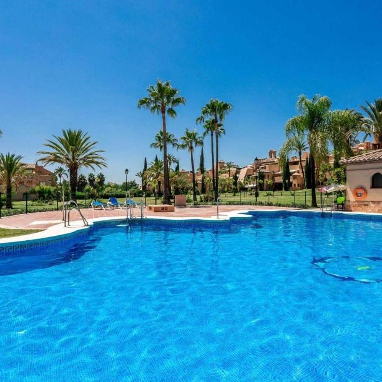 Cartuja Del Golf Duplex Penthouse - Three-Bedroom Apartment with Park View - 6