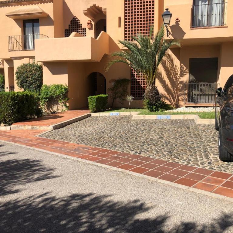 Cartuja Del Golf Duplex Penthouse - Three-Bedroom Apartment with Park View - 7