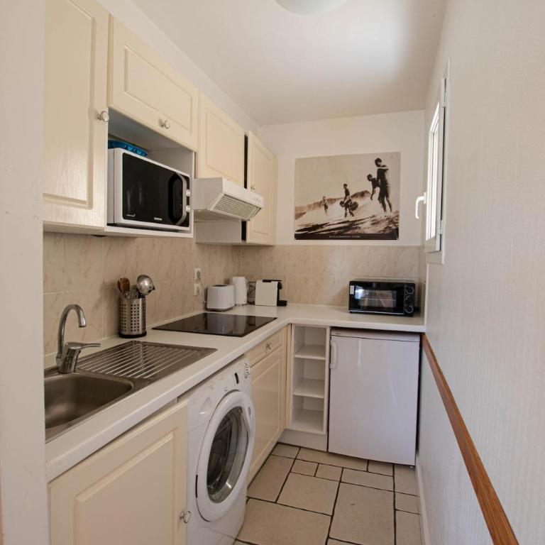 Appartement n 24 pour 4 à 6 personnes plages à pied - Two-Bedroom Apartment - 12