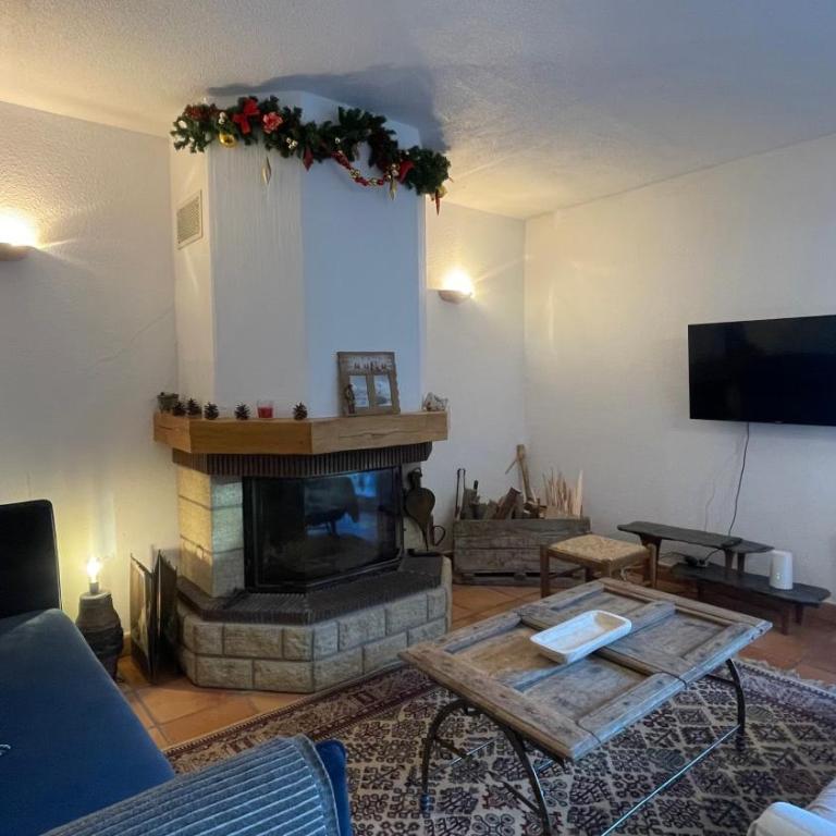 Gîte confort 15 couchages, vue panoramique Montagne Hautes Alpes, Terrasses - Casa de 6 dormitorios - 51