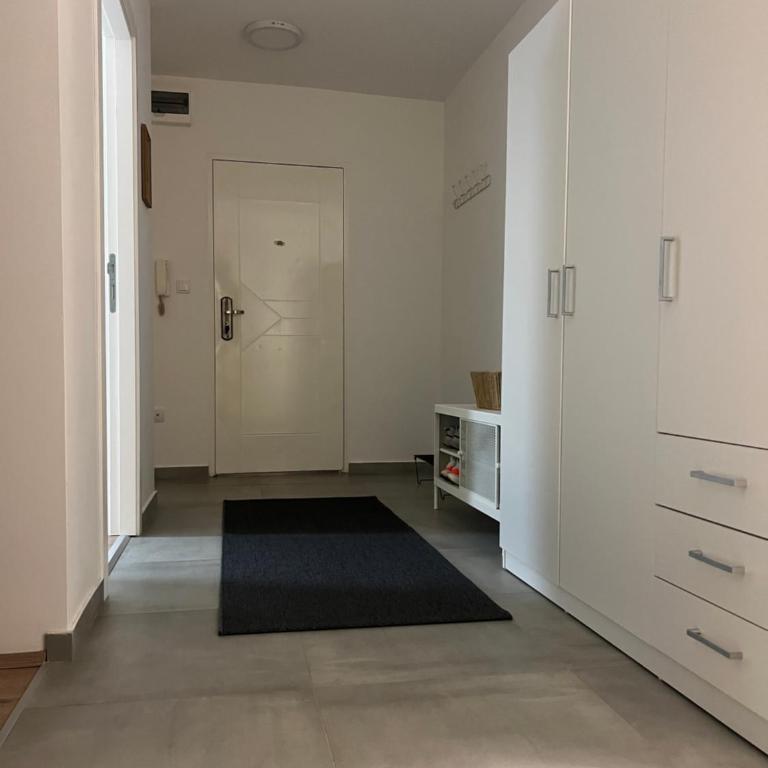 Sassy - Two-Bedroom Apartment - 9
