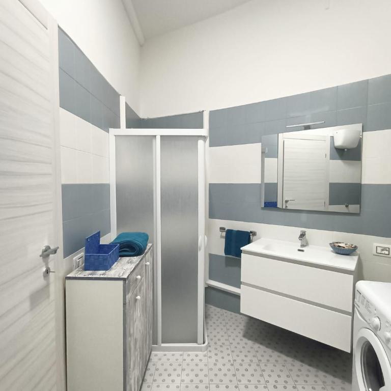 Villa Ginetta - Three-Bedroom House - 25