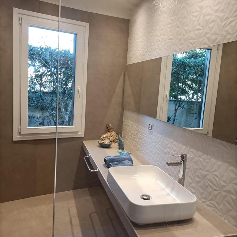 Villa Ginetta - Three-Bedroom House - 20
