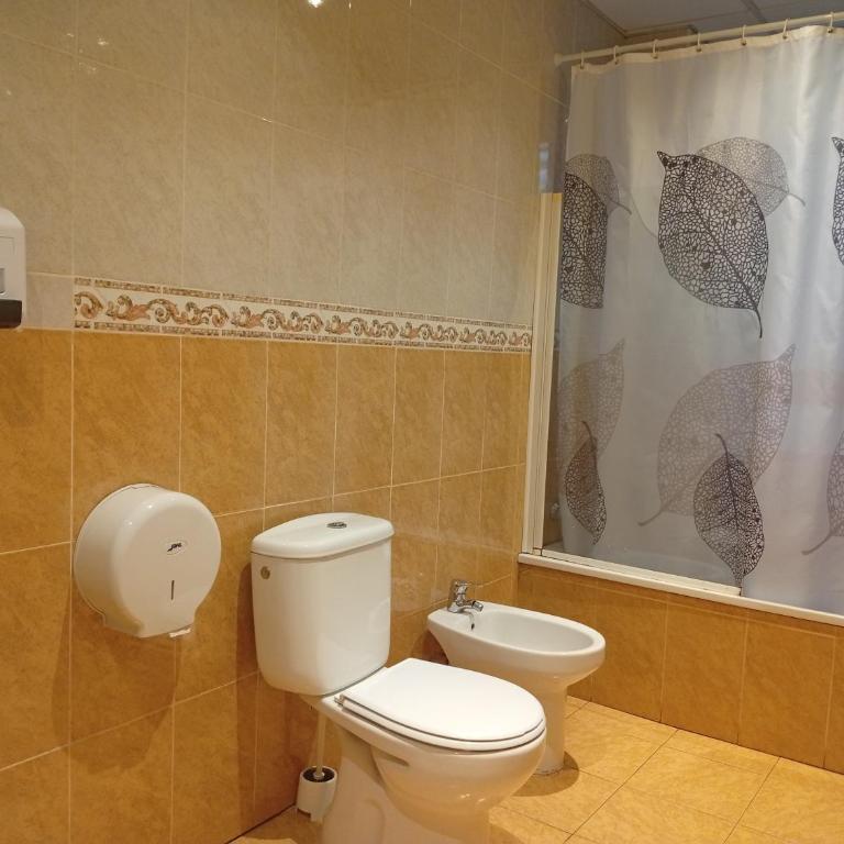 Hospedaje Don Pelayo - Habitación Doble con baño compartido - 2 camas - 4